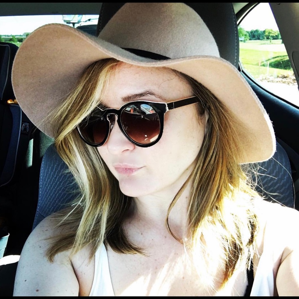 COPY - Women’s taupe felt hat